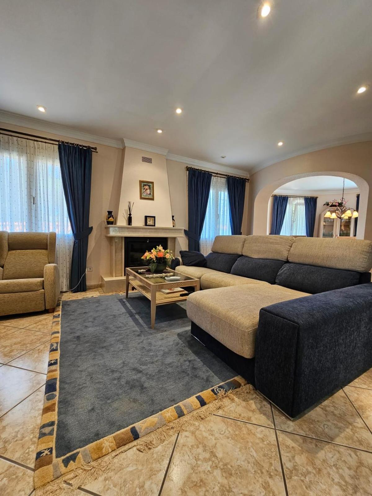 Villa Comas دينايا المظهر الخارجي الصورة