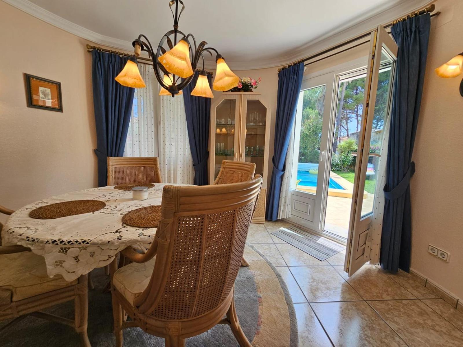Villa Comas دينايا المظهر الخارجي الصورة